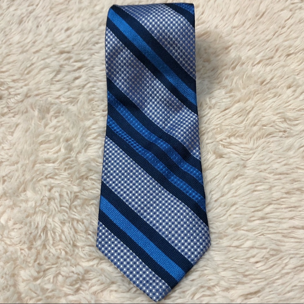 Platinum Studio Tie ~ Made In Canada